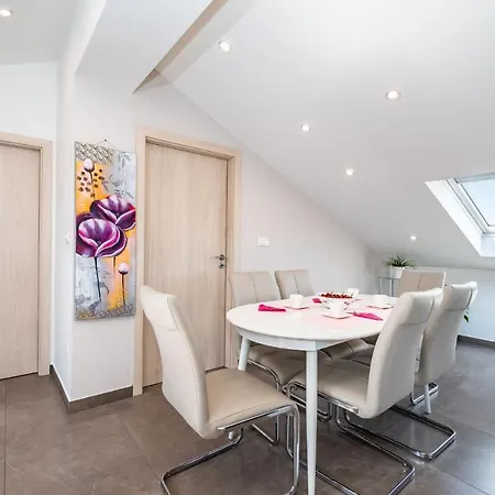 アパート Dunatov